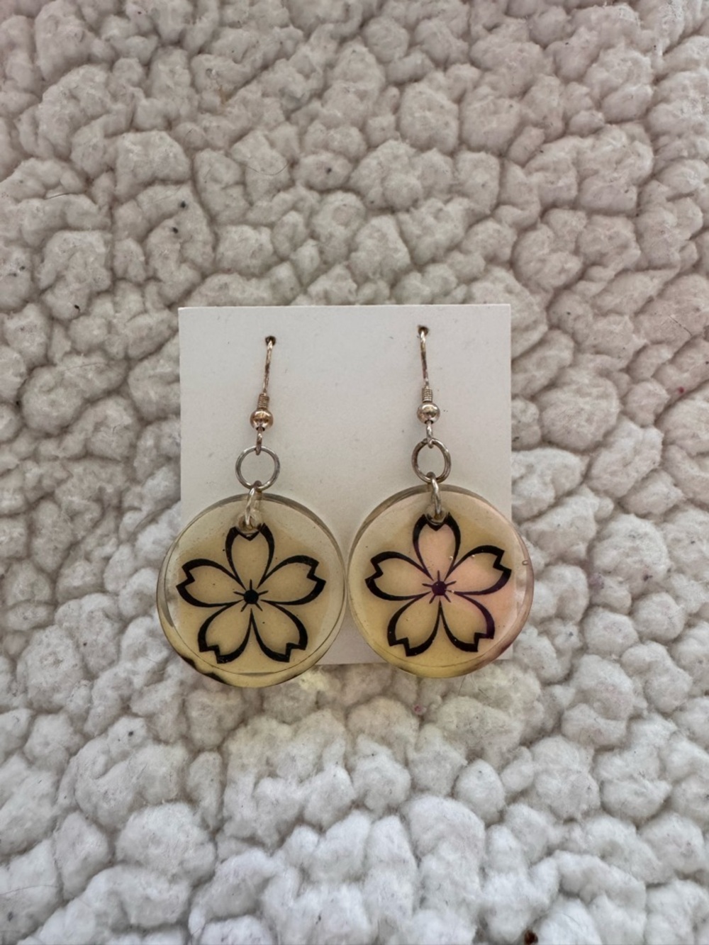 Resin Flower Dangle Earrings Beige Floral Retro Acrylic Lightweight